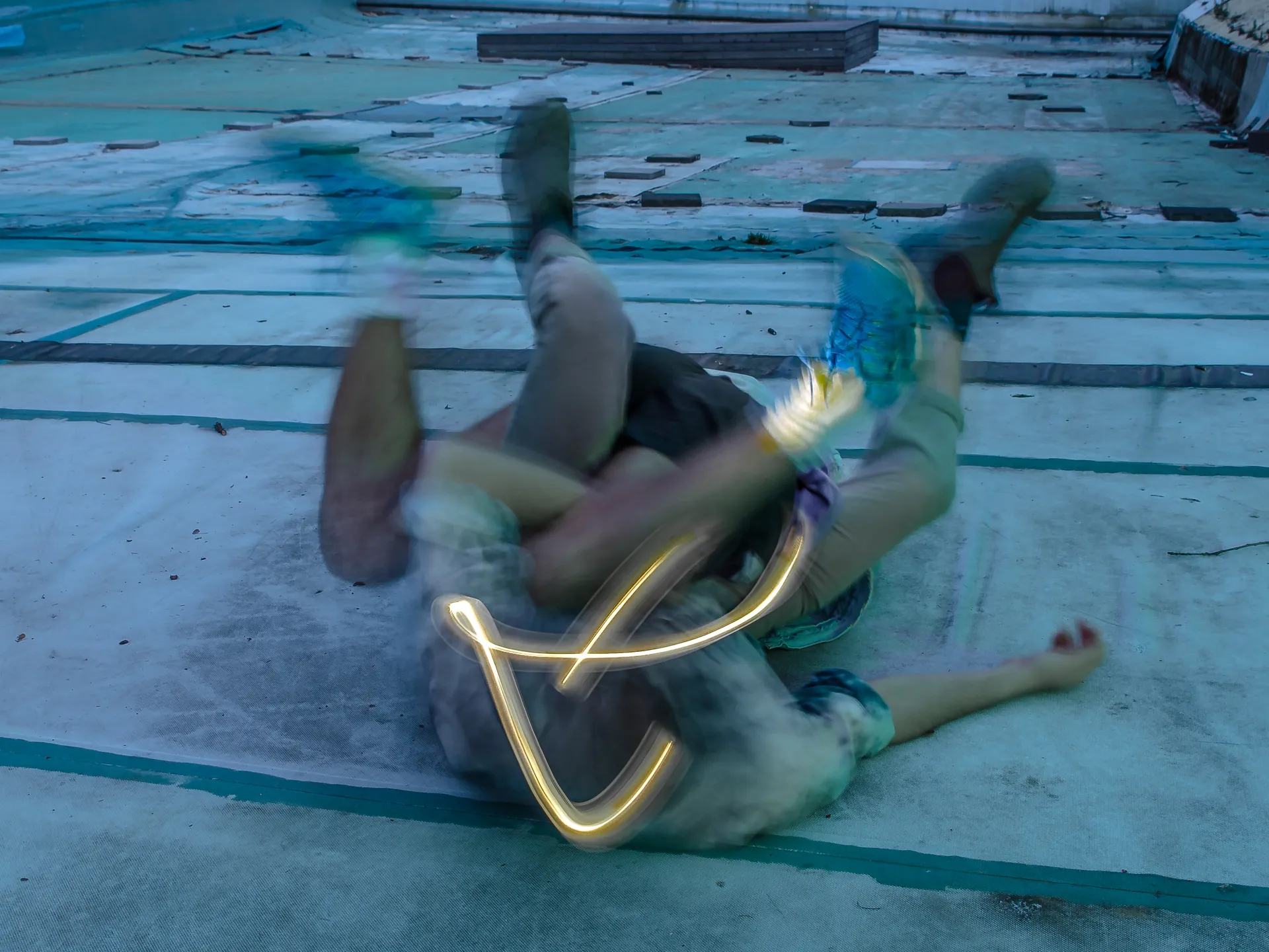 editorial liquid liaisons 04