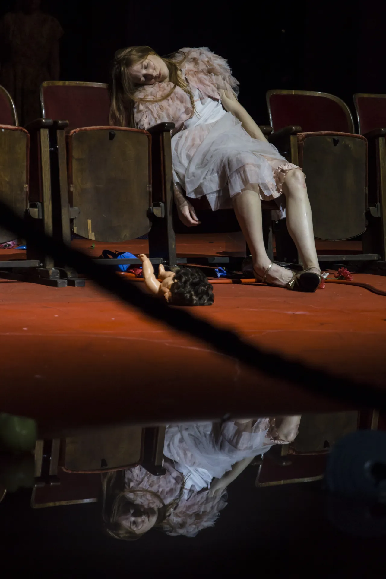 stage macbeth tanztheater wuppertal 02